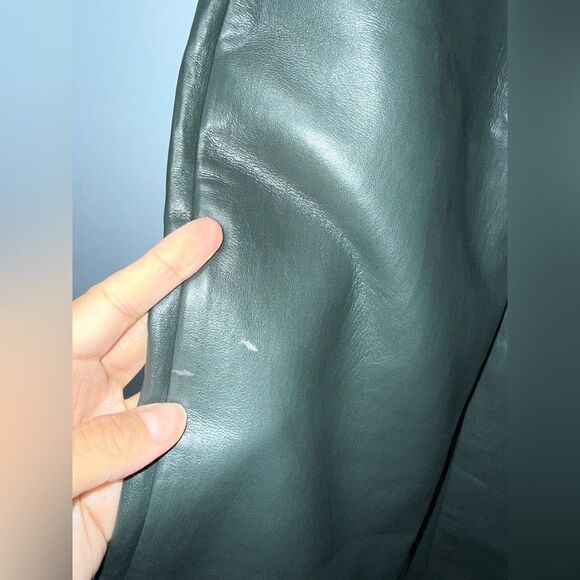 WILFRED Melina Cropped Deep Olive Faux Leather Pants Size 2 EUC W/tiny flaw* - Picture 4 of 9